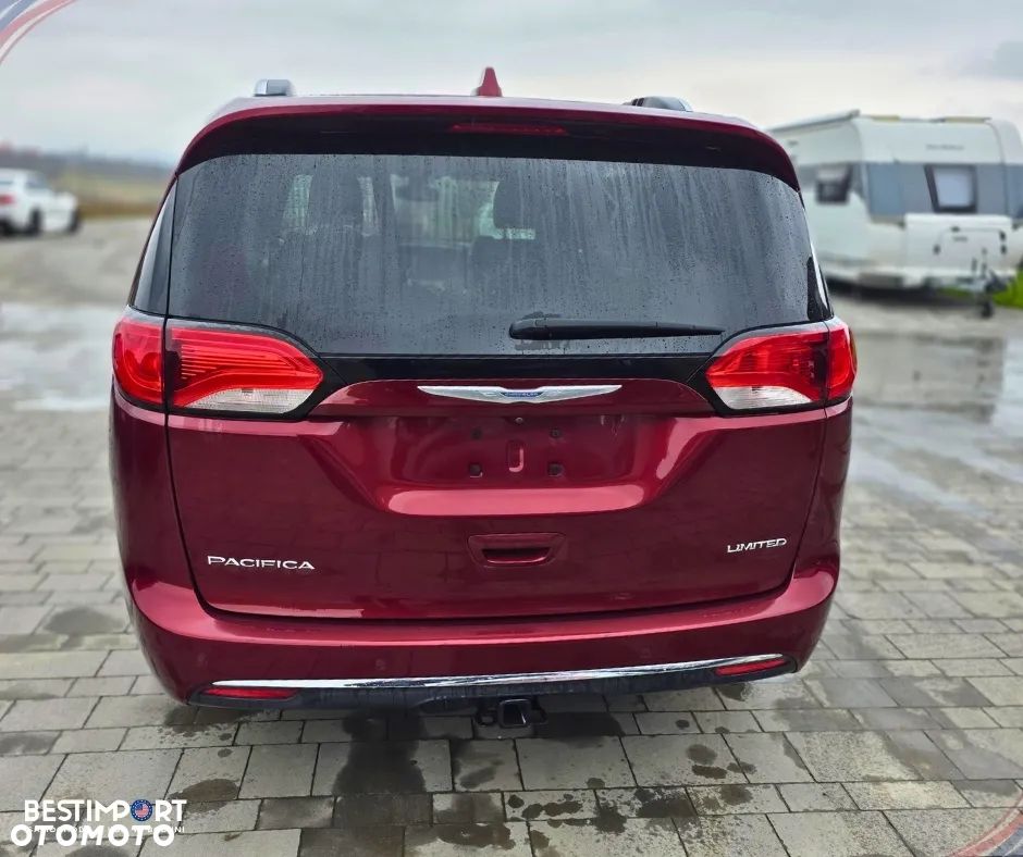 Chrysler Pacifica - 11