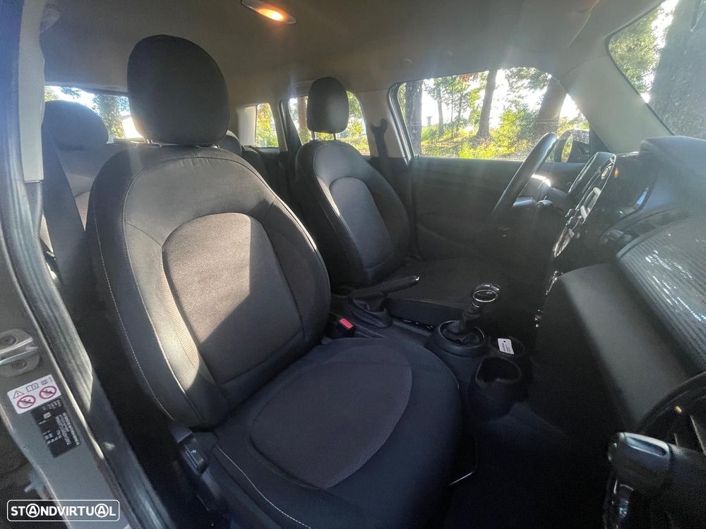 MINI 5 Portas Cooper D Aut. - 20