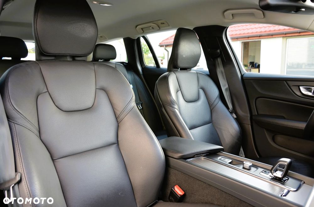 Volvo V60 B4 D Geartronic Momentum Pro - 23