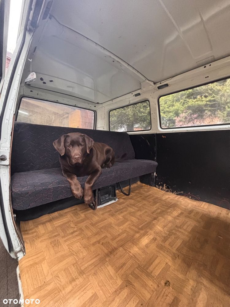 Volkswagen Transporter - 18