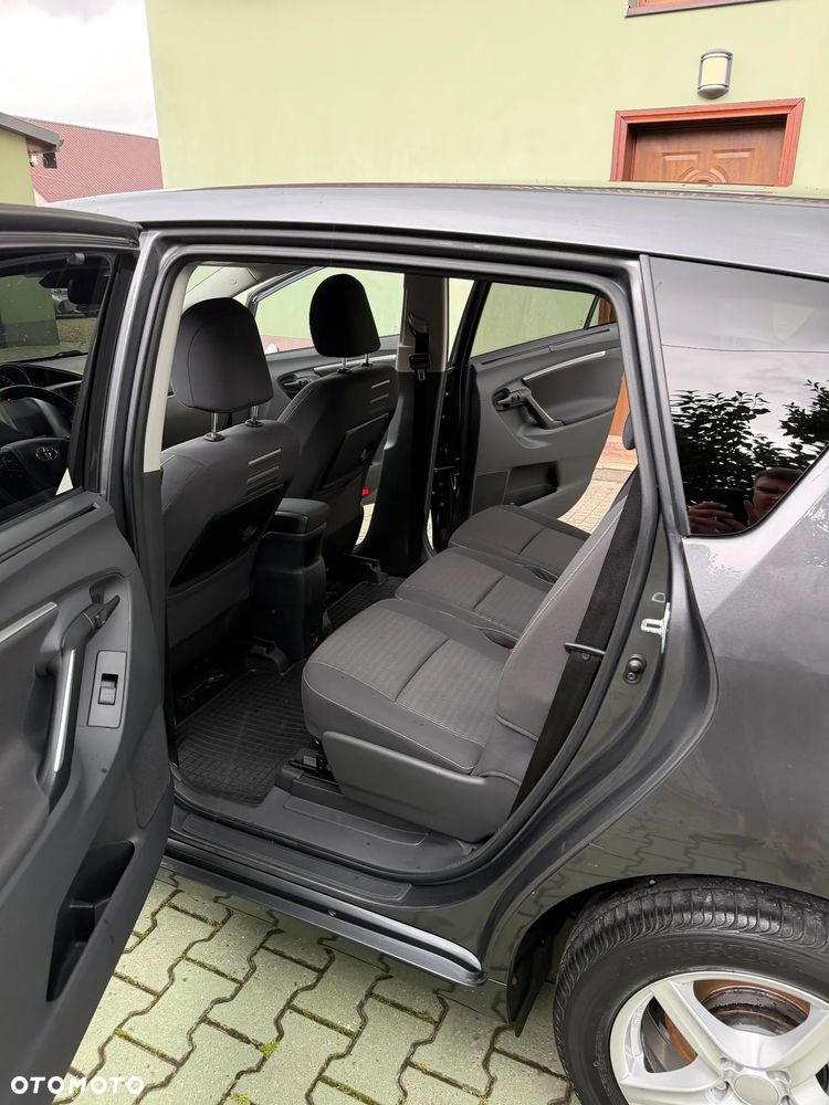 Toyota Verso 1.8 Premium 7os - 12