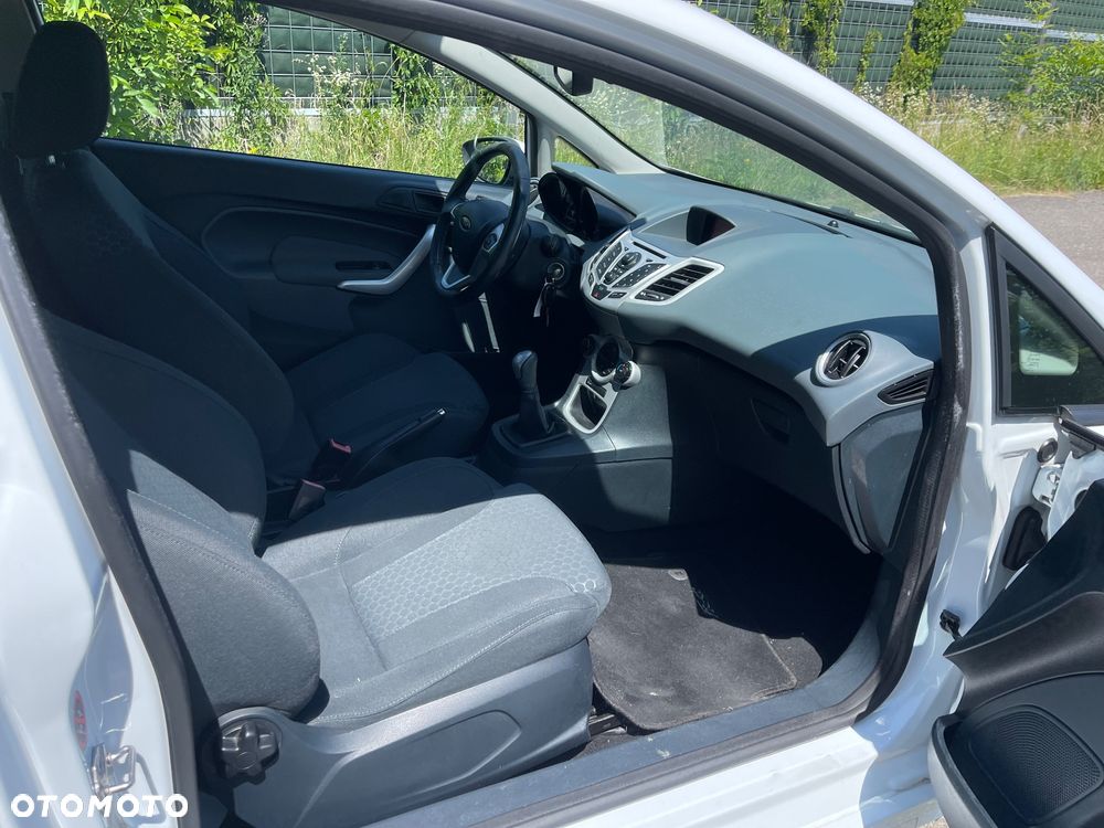 Ford Fiesta - 8