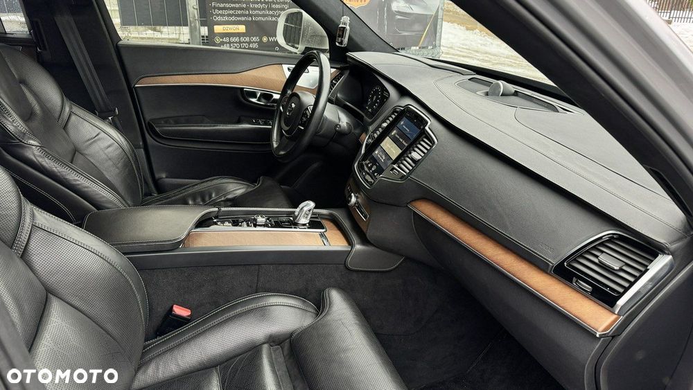 Volvo XC 90 - 30