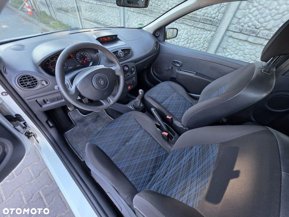 Renault Clio 1.2 16V Authentique - 10