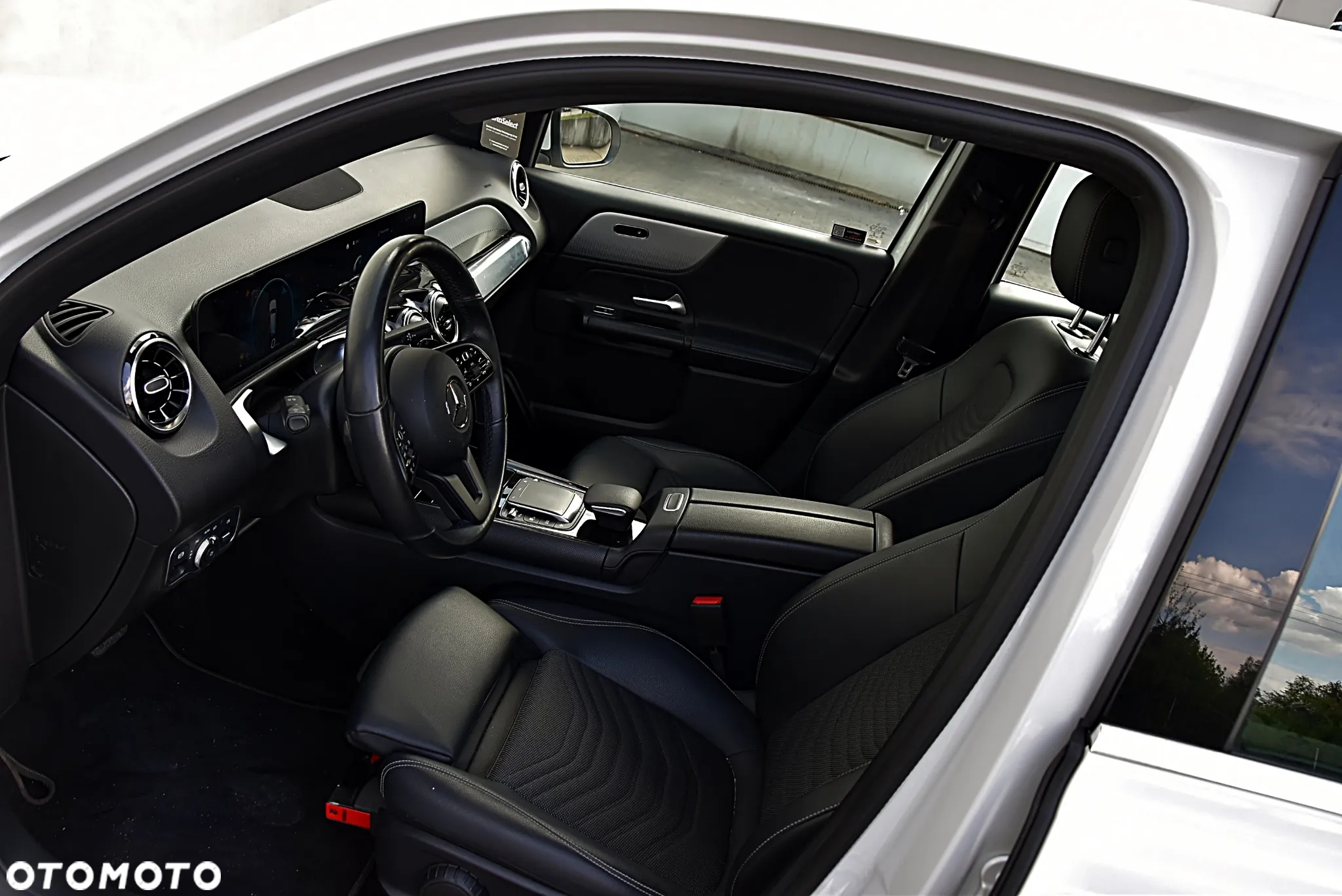 Mercedes-Benz GLB 200 7G-DCT - 17
