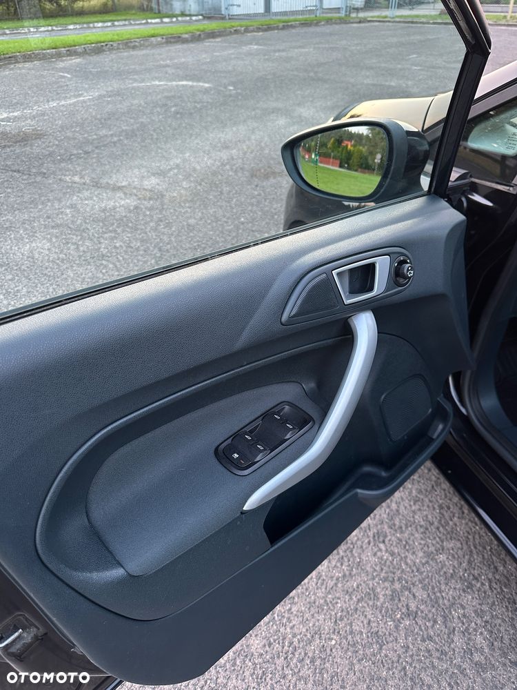 Ford Fiesta 1.25 Ambiente EU5 - 21