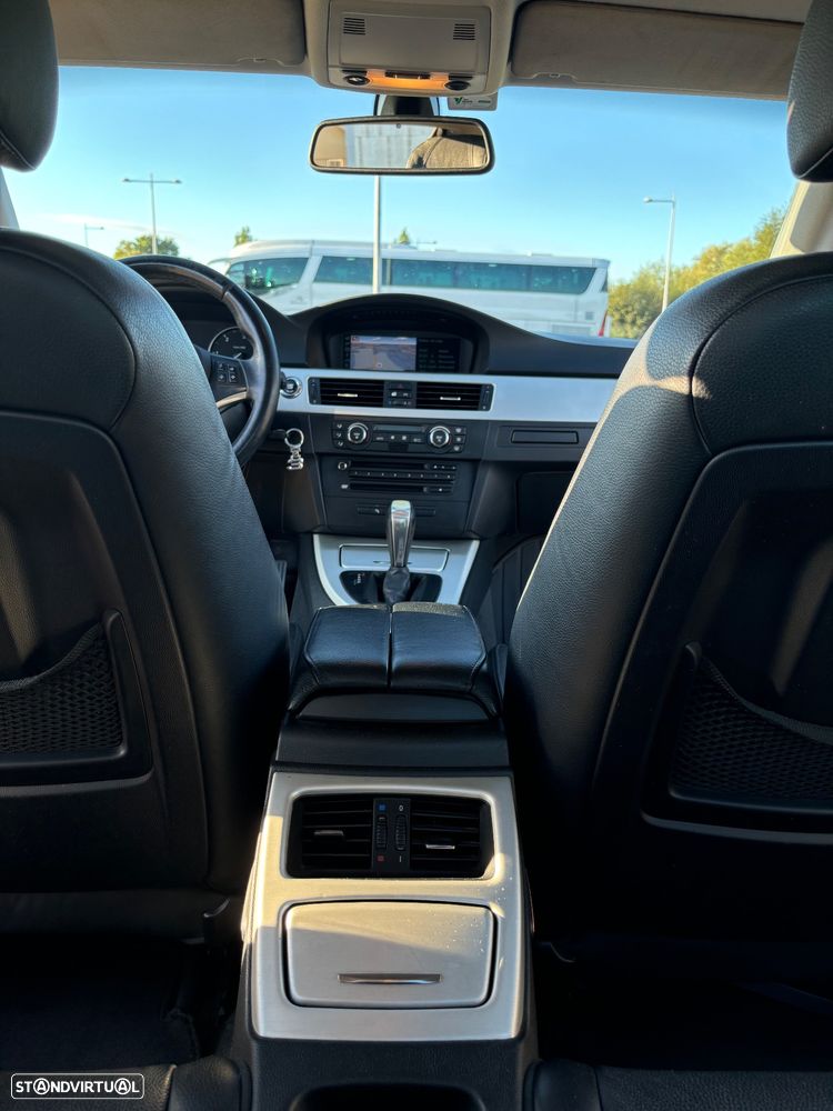 BMW 320 d Coupe Auto - 17