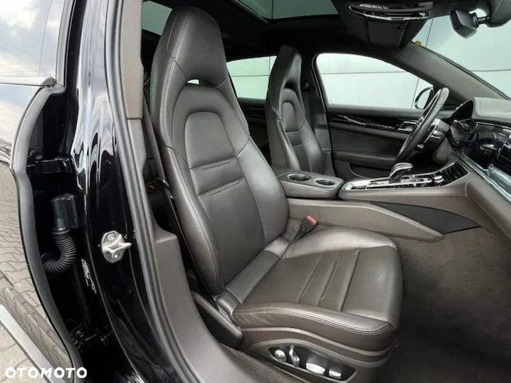 Porsche Panamera - 19