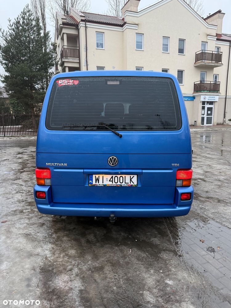 Volkswagen Multivan - 5
