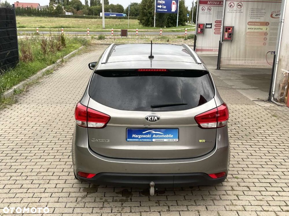 Kia Carens - 17
