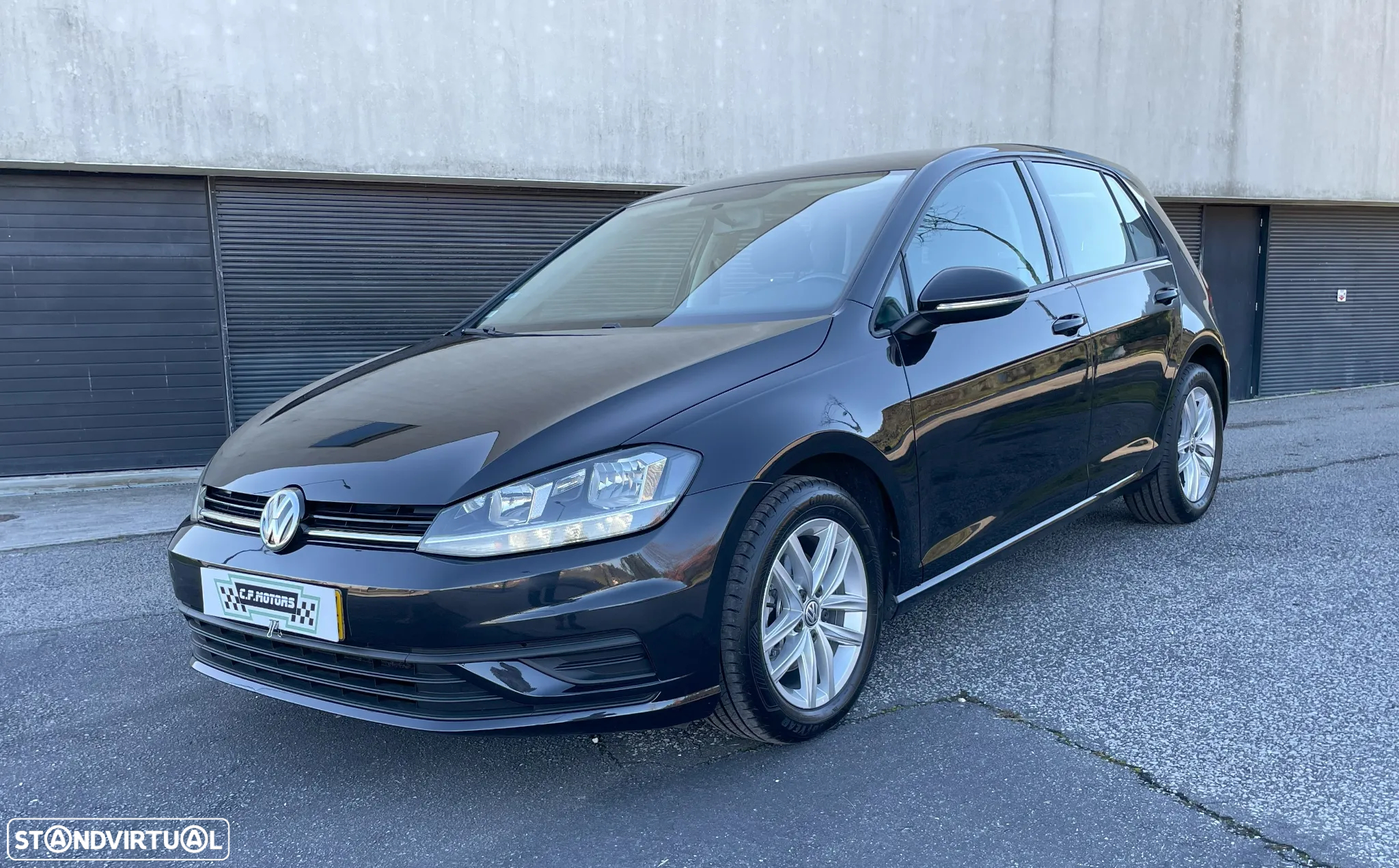 VW Golf 1.6 TDI Confortline - 23