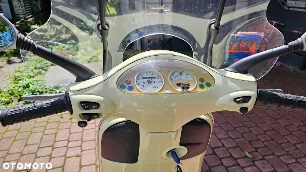 Piaggio Vespa - 11