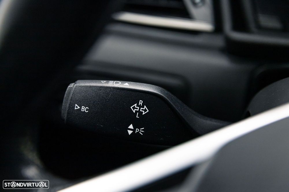 BMW 218 Active Tourer i Advantage Auto - 31