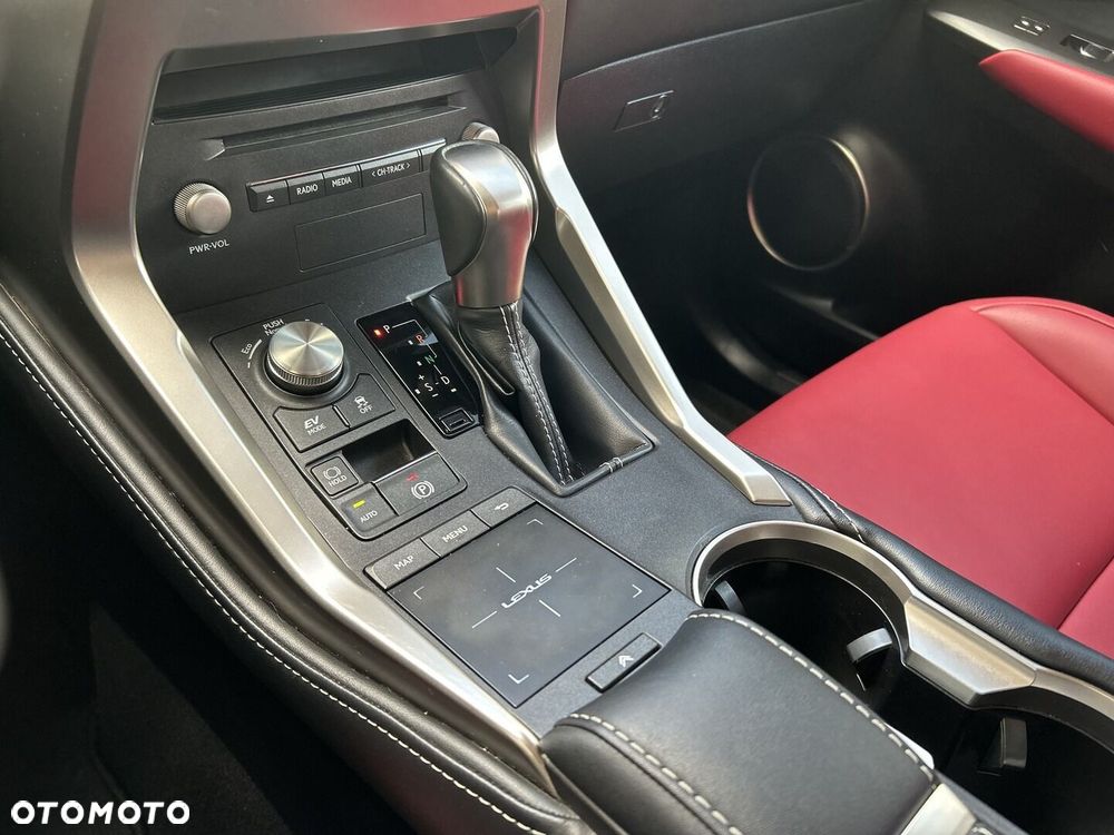 Lexus NX 300h F Impression AWD - 22