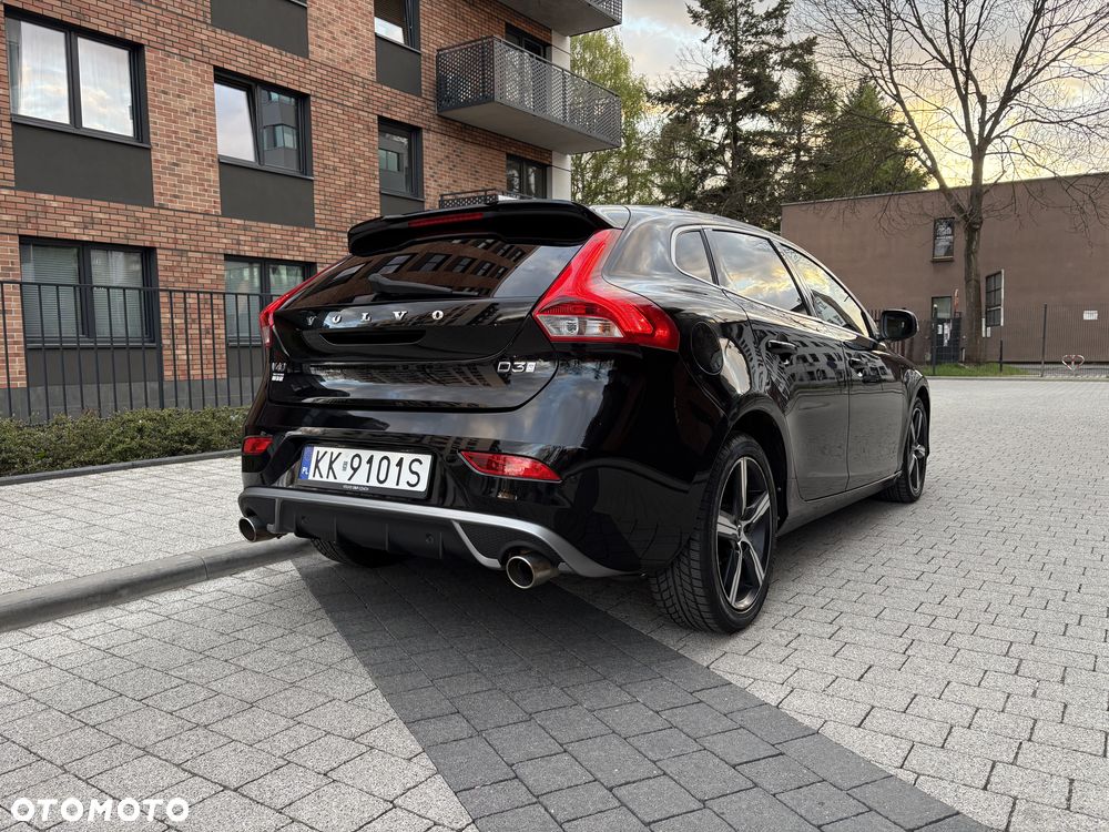 Volvo V40 D3 Drive-E R-Design Kinetic - 3