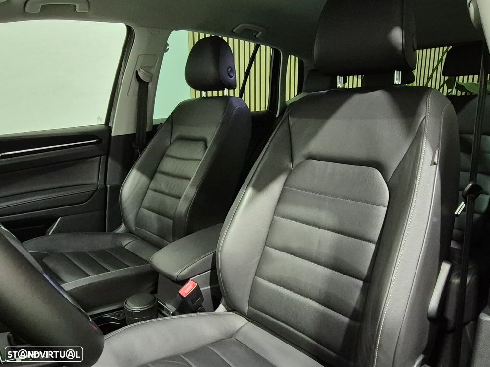 VW Golf Sportsvan 1.6 TDI Highline DSG - 32