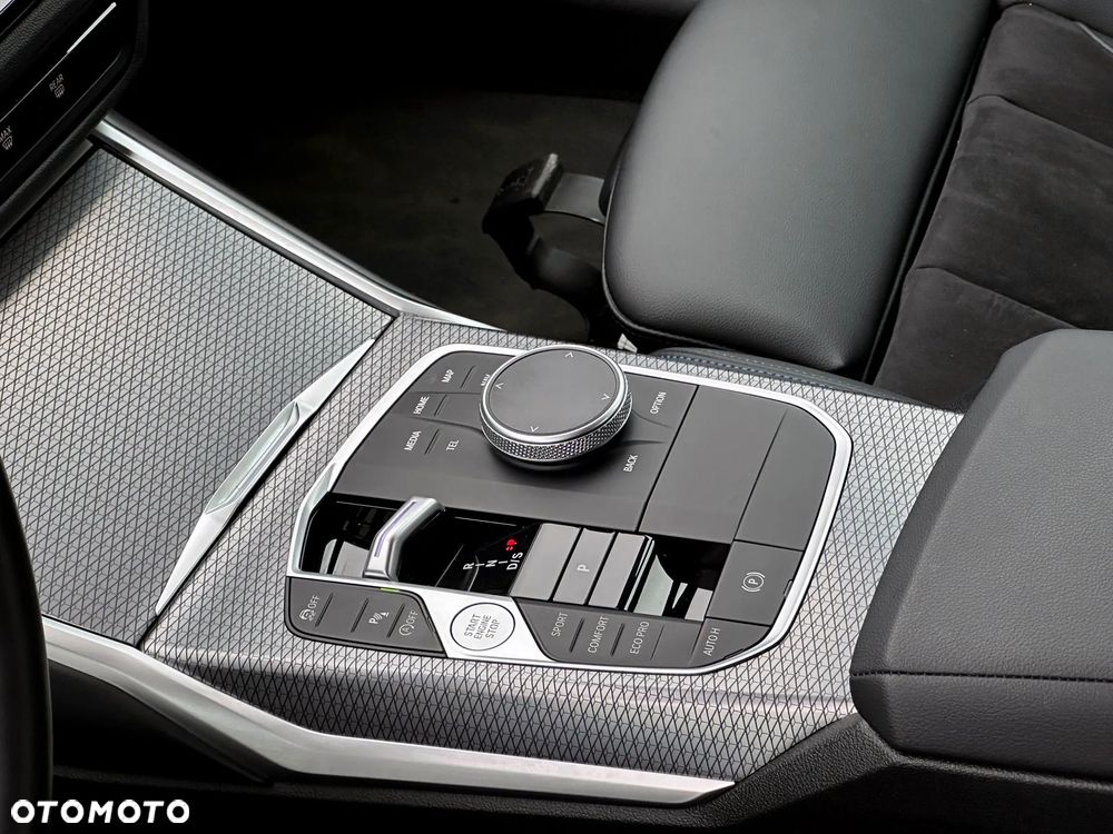 BMW Seria 3 318i M Sport - 21