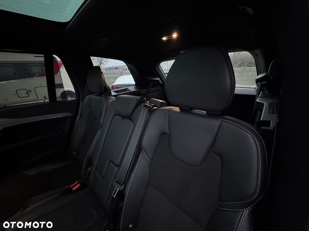 Volvo XC 90 B5 D AWD Ultimate Dark - 32
