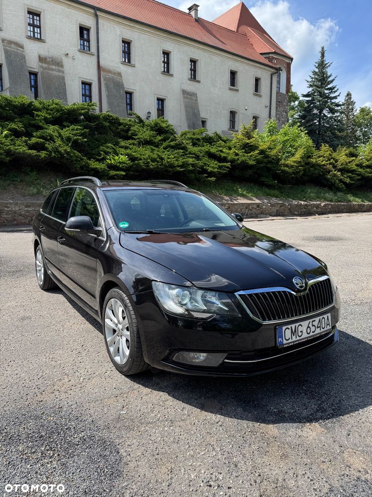 Skoda Superb 2.0 TDI DSG Ambition - 1
