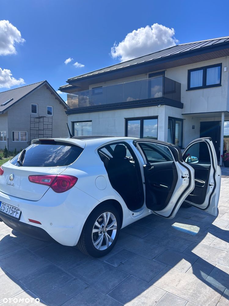 Alfa Romeo Giulietta 1.6 JTDM Distinctive - 9
