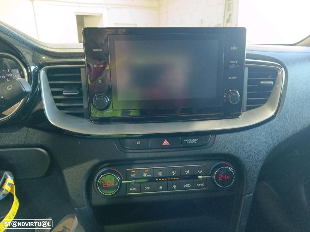 Kia Ceed SW 1.6 CRDi MHEV Drive - 3