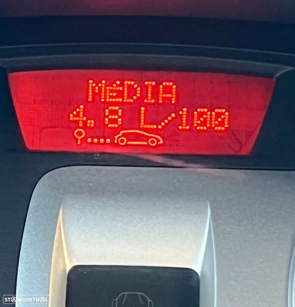 Renault Clio 1.5 dCi Dynamique S - 19