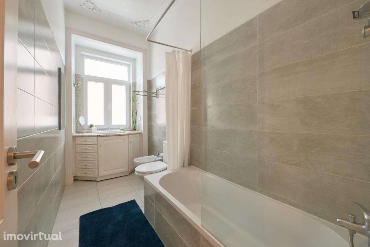 Apartamento com 3 quartos - localizado em Penha Lisbon - Grande imagem: 2/34