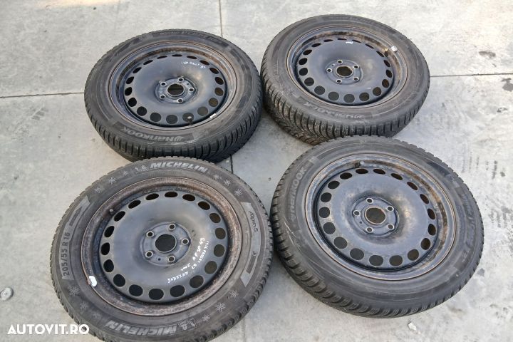 Jante tabla cu anvelope 16 - set 205/55 R16 3C0601027H 61/2JX16H2 ET4 - 1