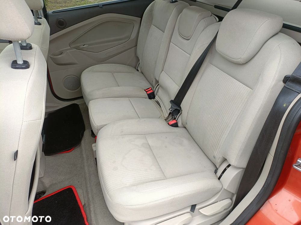 Ford Grand C-MAX - 12