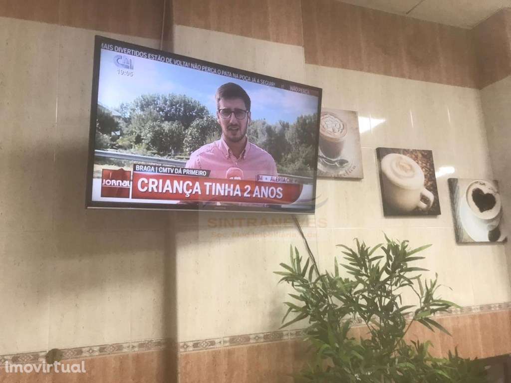 Café renovado com70m2, Alvará para 40 lugares , com carrinha incluí... - Grande imagem: 3/20