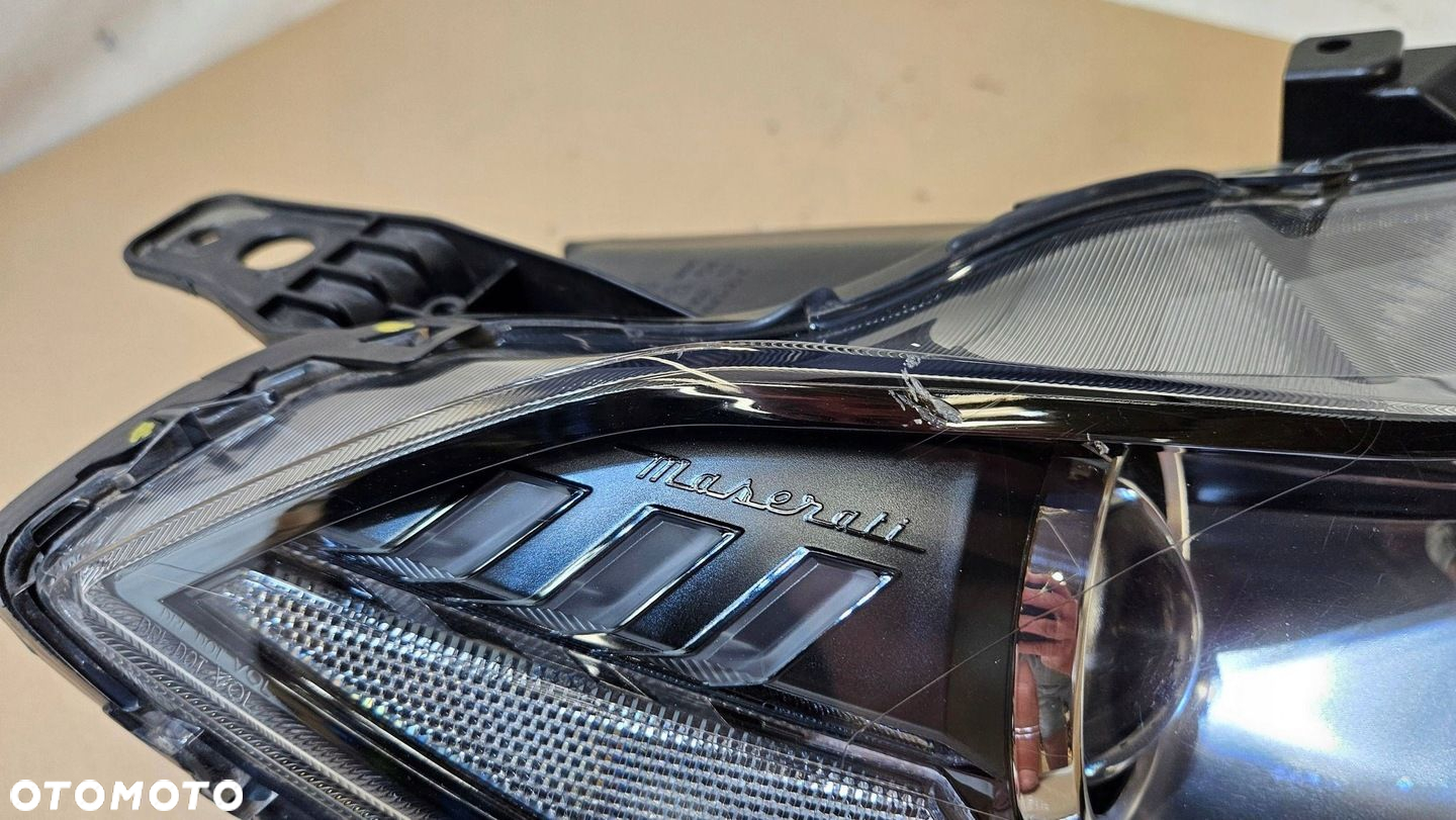 LAMPA PRAWA PRZÓD PRZEDNIA MASERATI GHIBLI 670004833 - 4