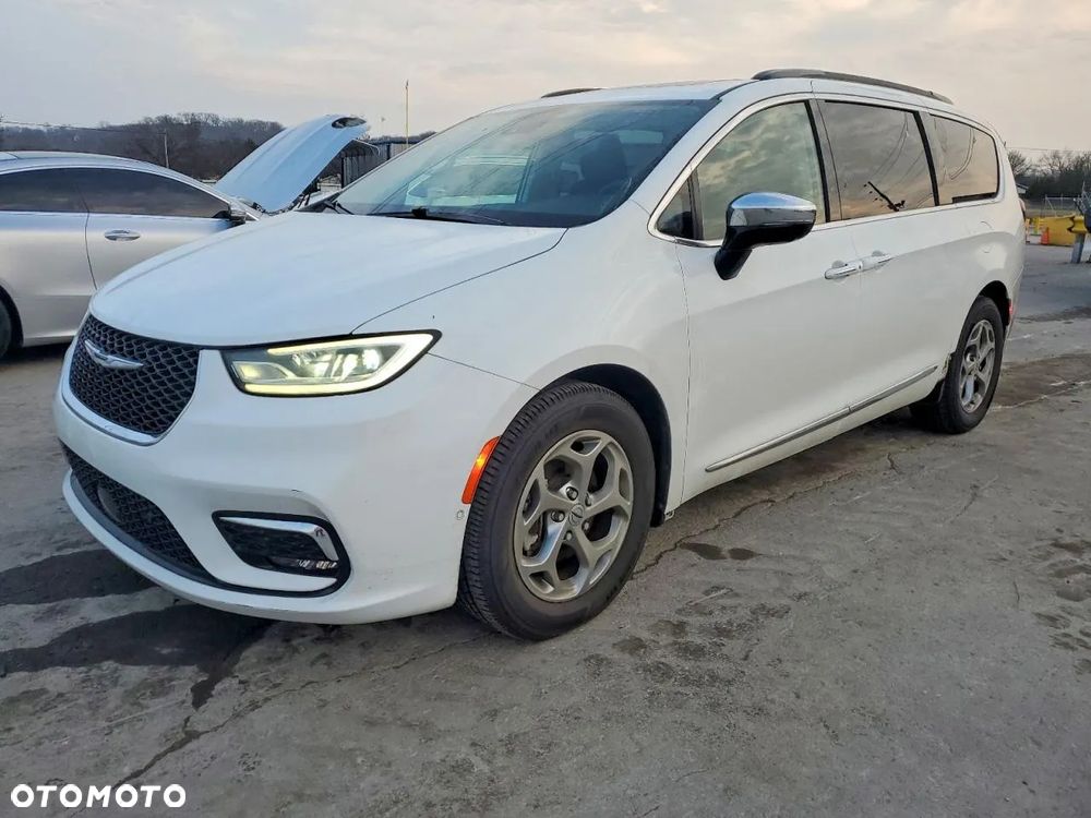 Chrysler Pacifica - 2
