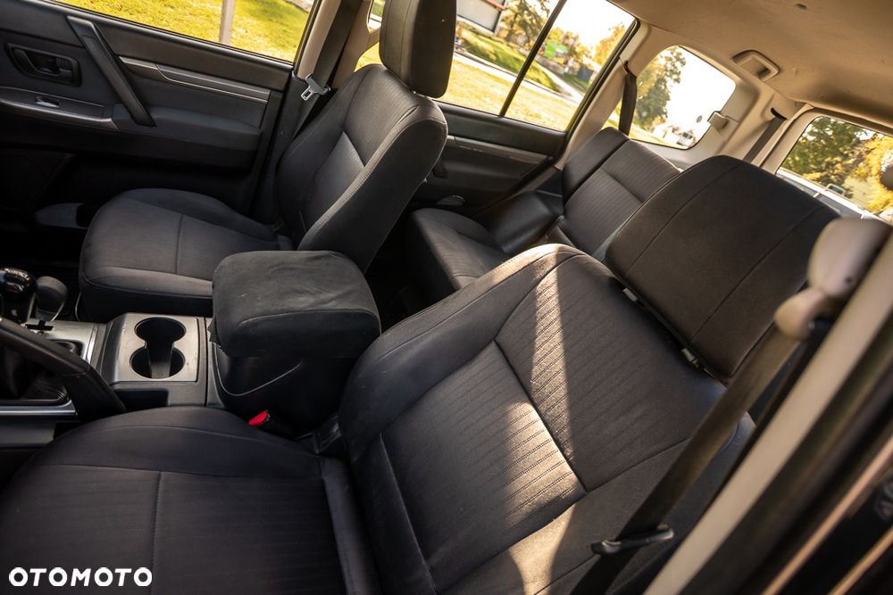 Mitsubishi Pajero 3.2 DI-D Invite - 27