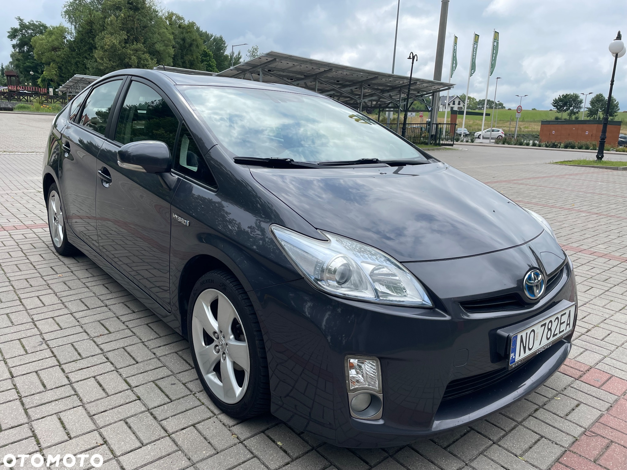 Toyota Prius (Hybrid) Comfort - 2