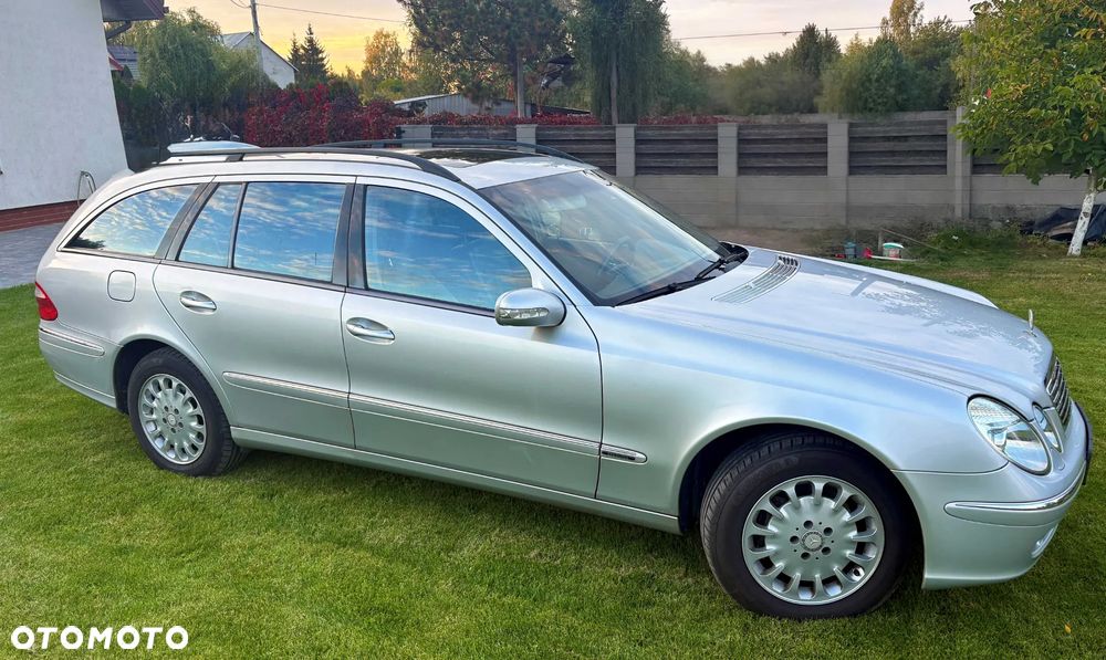 Mercedes-Benz E-Class 2006 photo 2