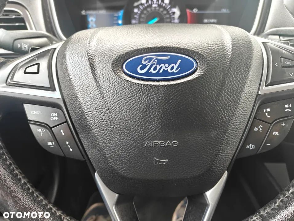 Ford Fusion 2.0 EcoBoost Titanium - 19