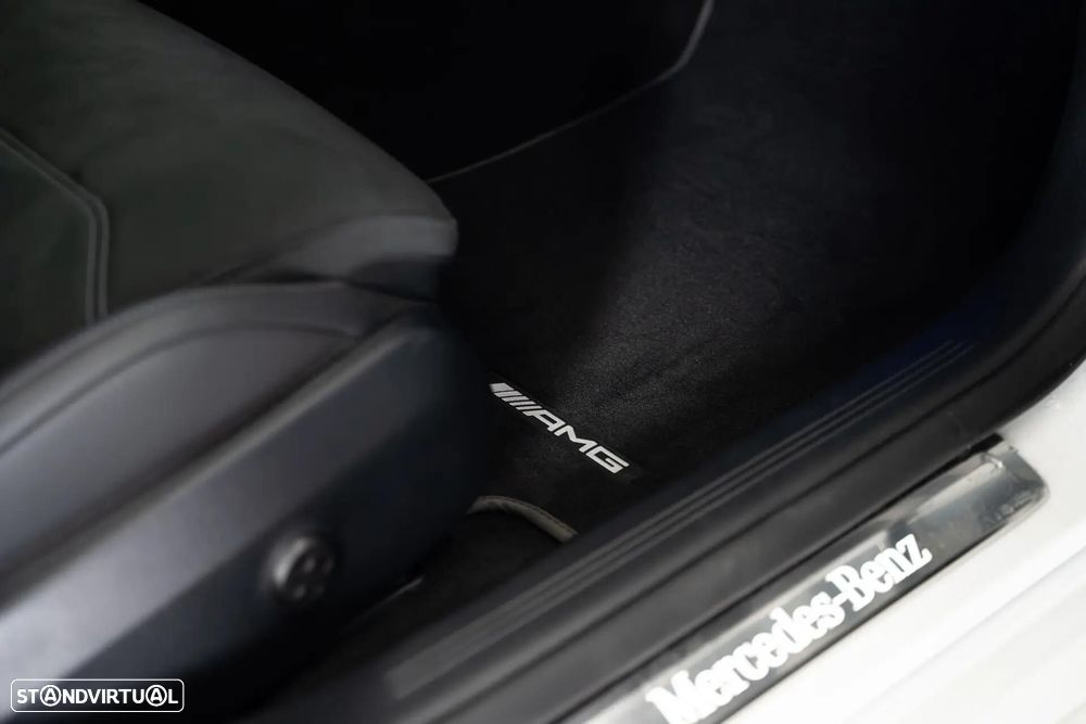 Mercedes-Benz E 300 - 47