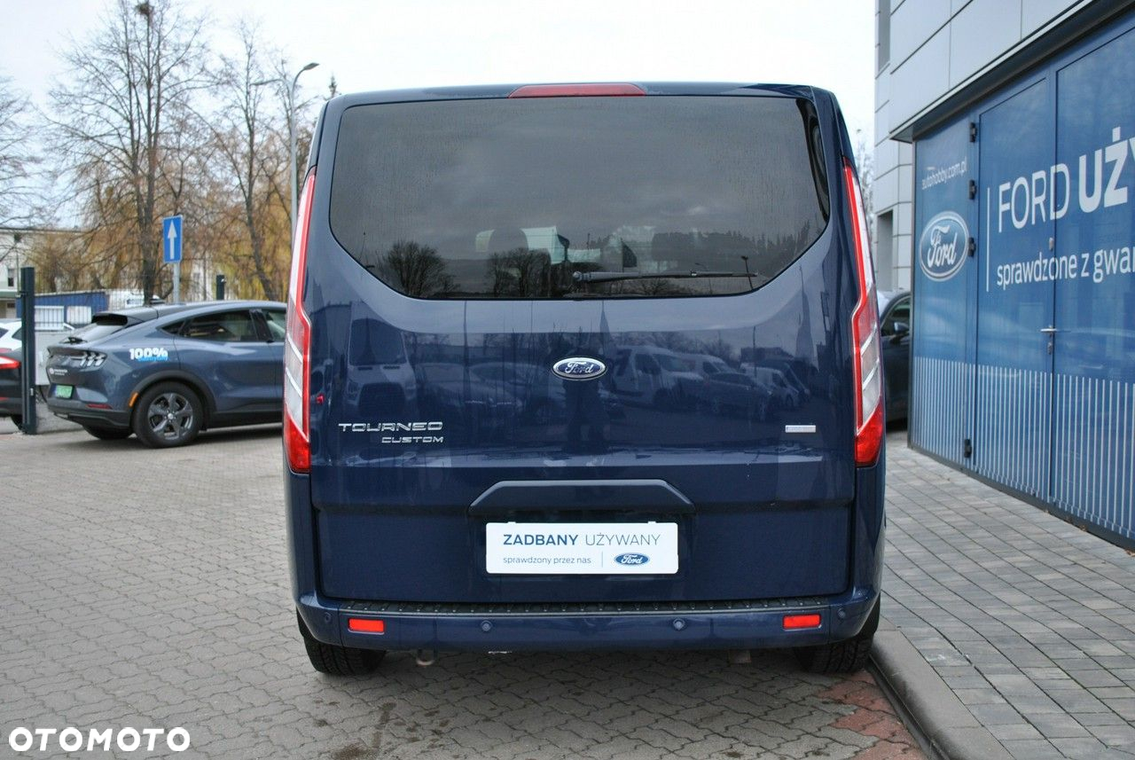 Ford Tourneo Custom - 9