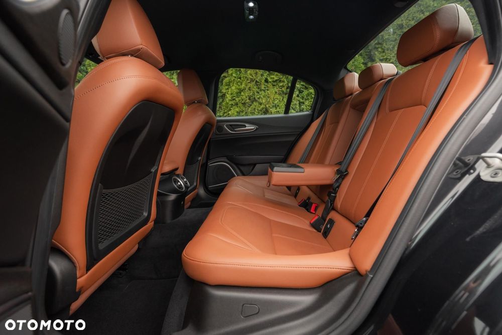 Alfa Romeo Giulia - 14