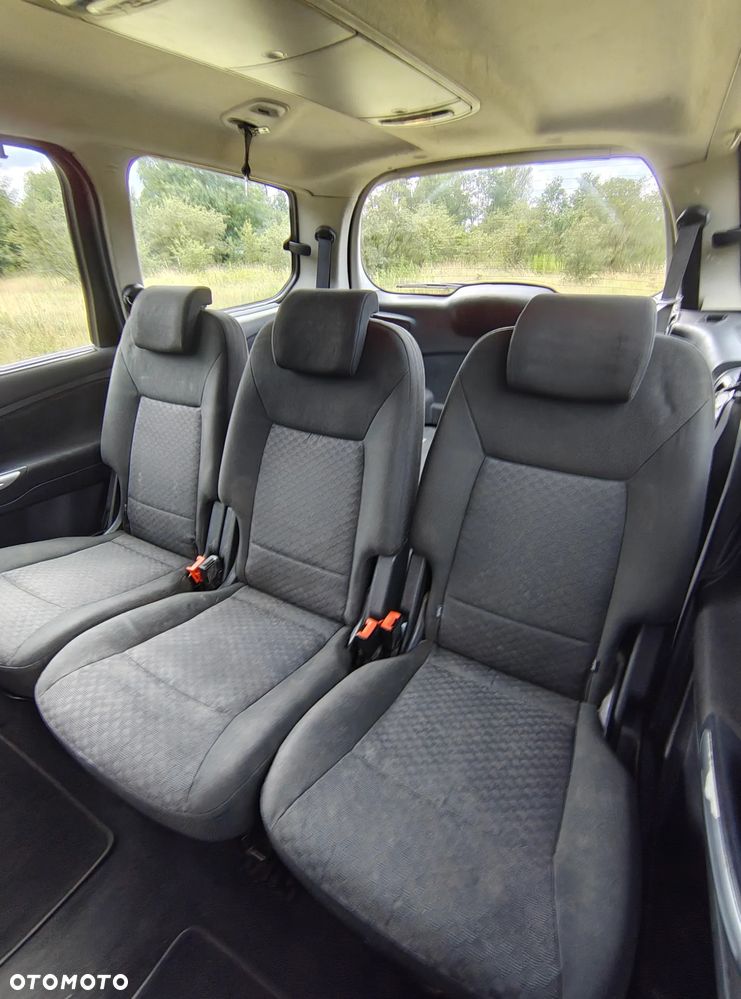 Ford Galaxy 2.0 TDCi Ghia - 16