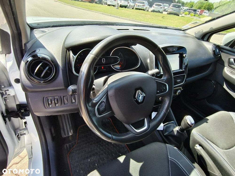 Renault Clio - 11