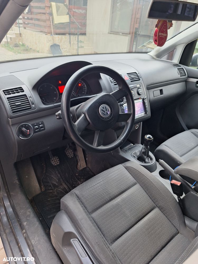 Volkswagen Touran 1.9TDI Highline - 4