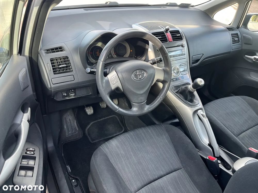 Toyota Auris 1.4 D-4D - 17