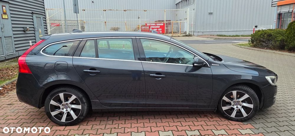 Volvo V60 D6 AWD Plug-in Hybrid Summum - 3
