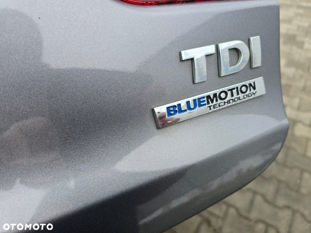 Volkswagen Golf - 22