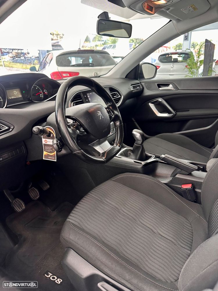 Peugeot 308 1.6 BlueHDi Style - 21