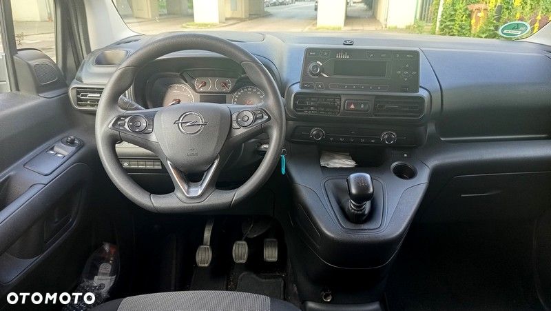 Opel Combo XL 1.2 Turbo Essentia S&S - 11