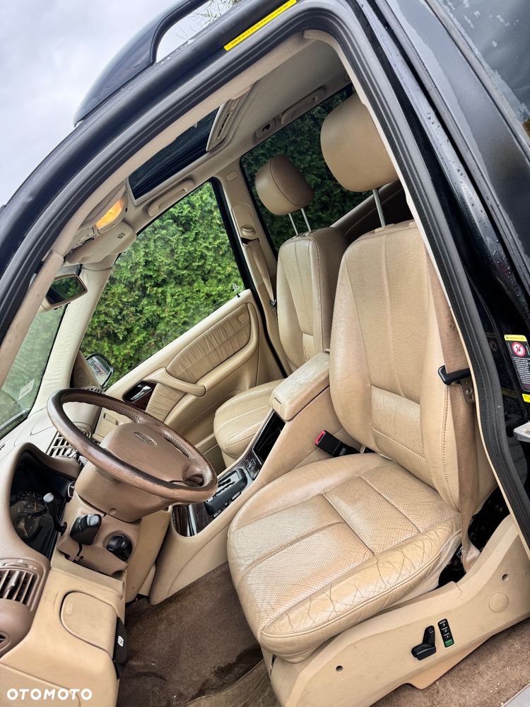 Mercedes-Benz ML - 12