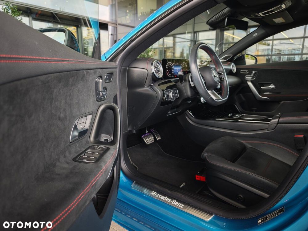 Mercedes-Benz CLA 220 mHEV 4-Matic AMG Line 8G-DCT - 11