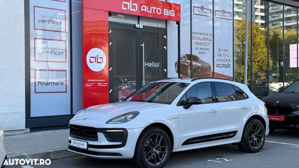 Porsche Macan T - 1